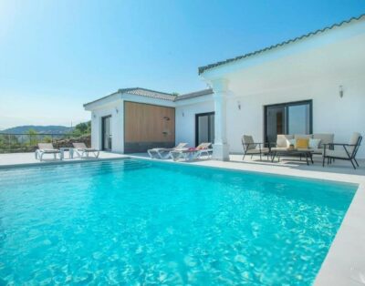 Villa 90 By Mila Prieto
